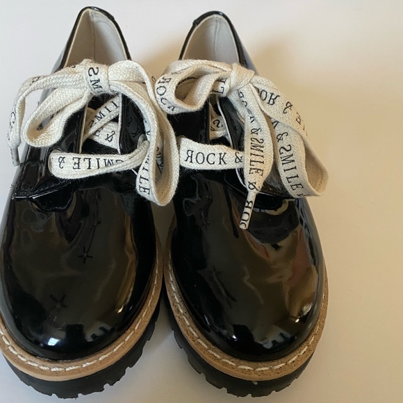 Zara Patent Leather Oxford Kids shoes - Sz EU 28 - Picture 2 of 5